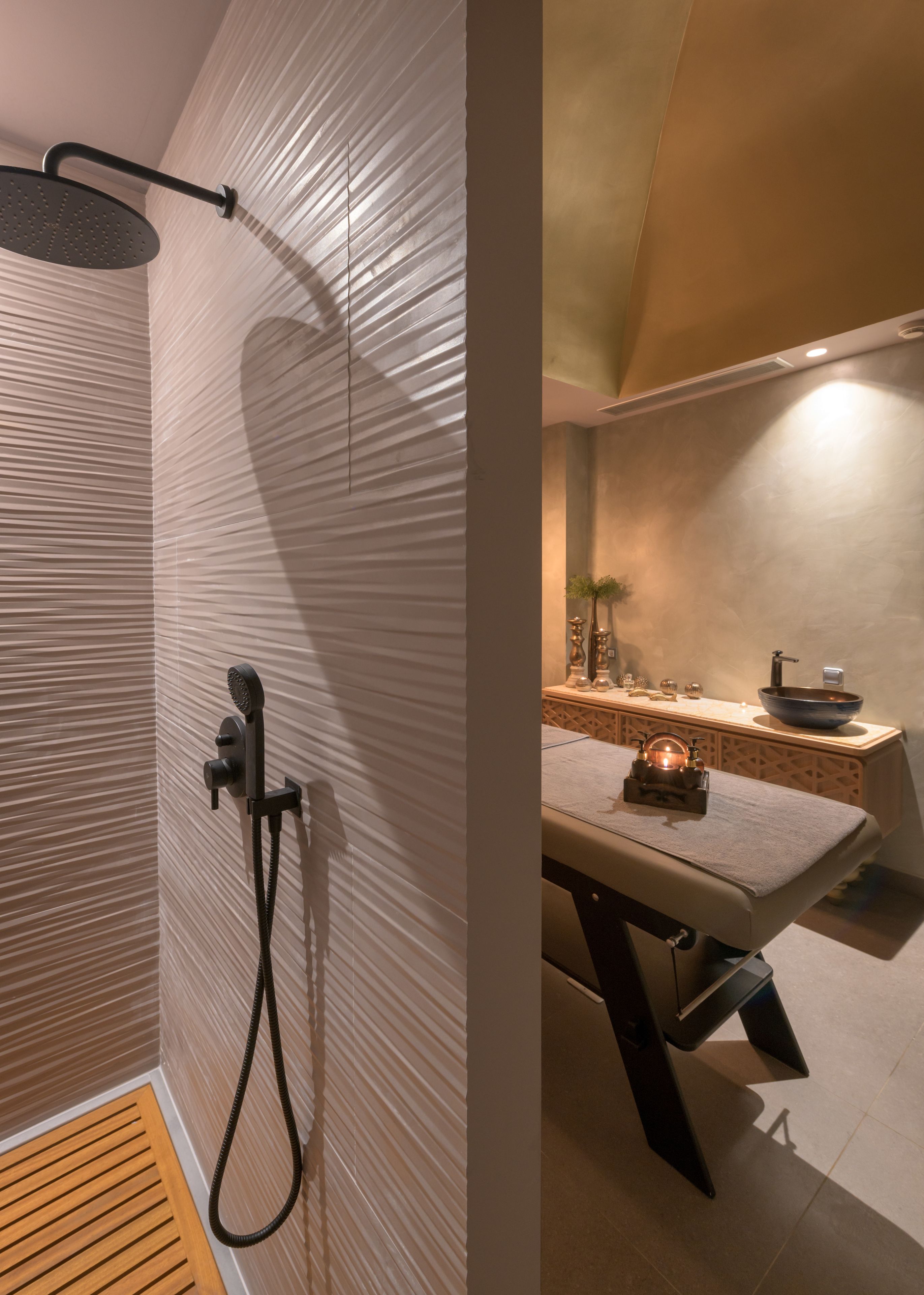 couples treatment room(s), sauna, hot tub, body treatments, aromatherapy