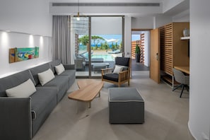 Superior Suite, Heated Private Pool (Adults Only) | Wohnzimmer