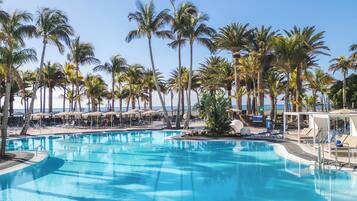 Outdoor pool, pool loungers