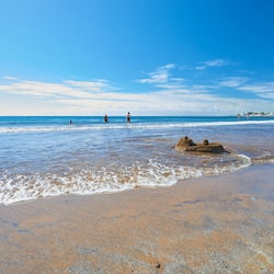 Beach nearby, beach towels