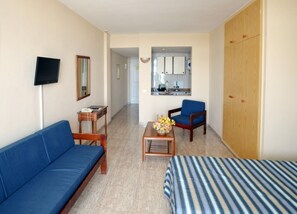 In-room safe, WiFi, bed sheets