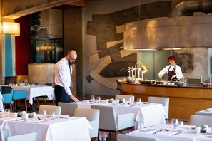 Breakfast and dinner served  - MUR Hotel Faro Jandía (Pajara)