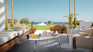 Superior-Doppelzimmer, Meerblick, Strandnähe | Terrasse/Patio