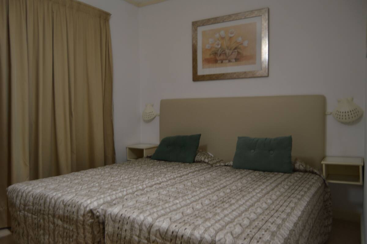 Apartment, 1 Schlafzimmer (for 2 people) | Zimmersafe, Bügeleisen/Bügelbrett, kostenlose Babybetten