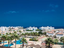 2 piscinas al aire libre, sillones reclinables de piscina