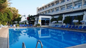 Outdoor pool - Paphiessa (Paphos)
