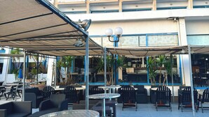 Seasonal outdoor pool - Paphiessa (Paphos)