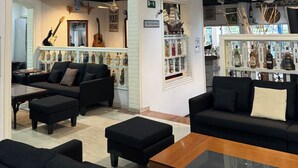 Lobby - Paphiessa (Paphos)