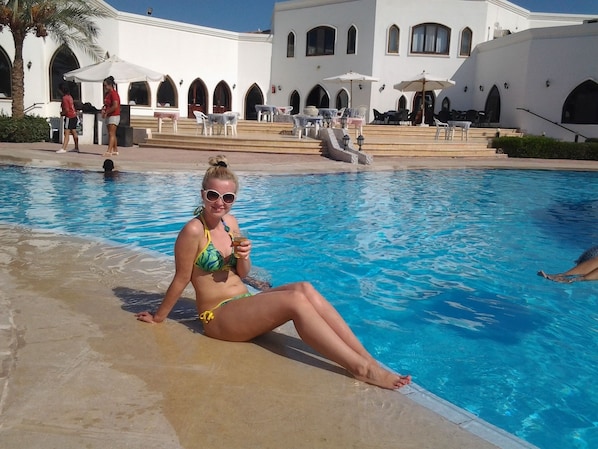 2 outdoor pools, pool umbrellas, sun loungers