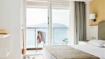 Room, 1 Double or 2 Twin Beds, Sea View | Premium bedding, minibar, in-room safe, free WiFi
