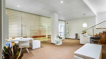 Trattamenti per il corpo, aromaterapia, massaggi “deep tissue”