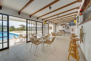 Desayuno buffet todos los días (con cargo)