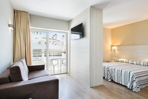 Minibar, safe på rommet, skrivebord og wi-fi (inkludert)