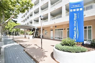 숙박 시설 입구