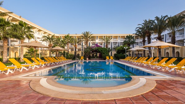 Innenpool, Außenpool, Cabañas (kostenlos), Sonnenschirme