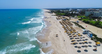 Playa privada en los alrededores, sillas reclinables de playa