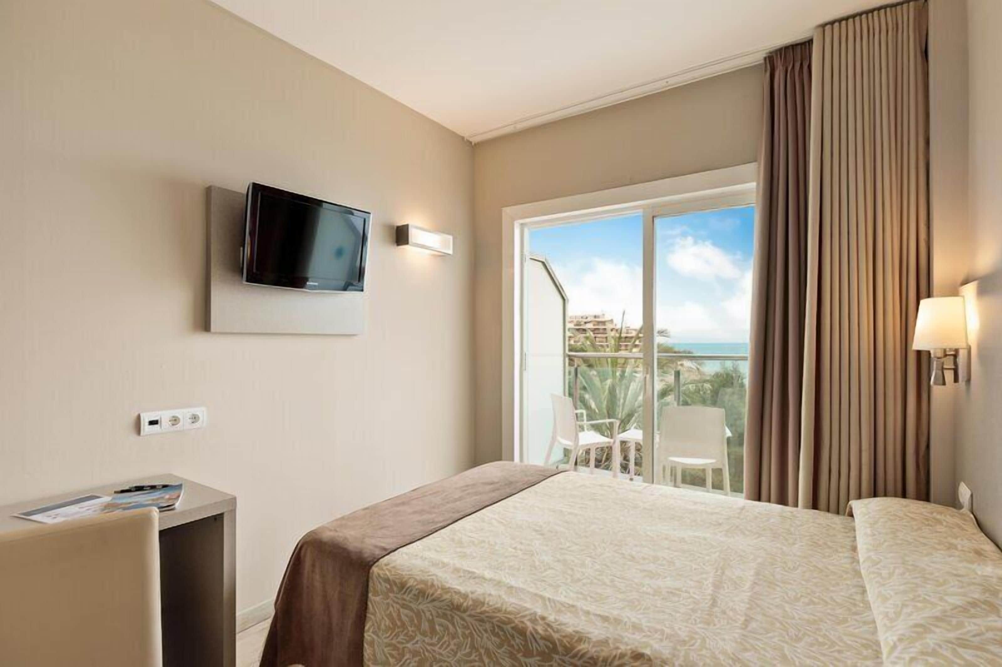 Minibar, in-room safe, desk, free WiFi