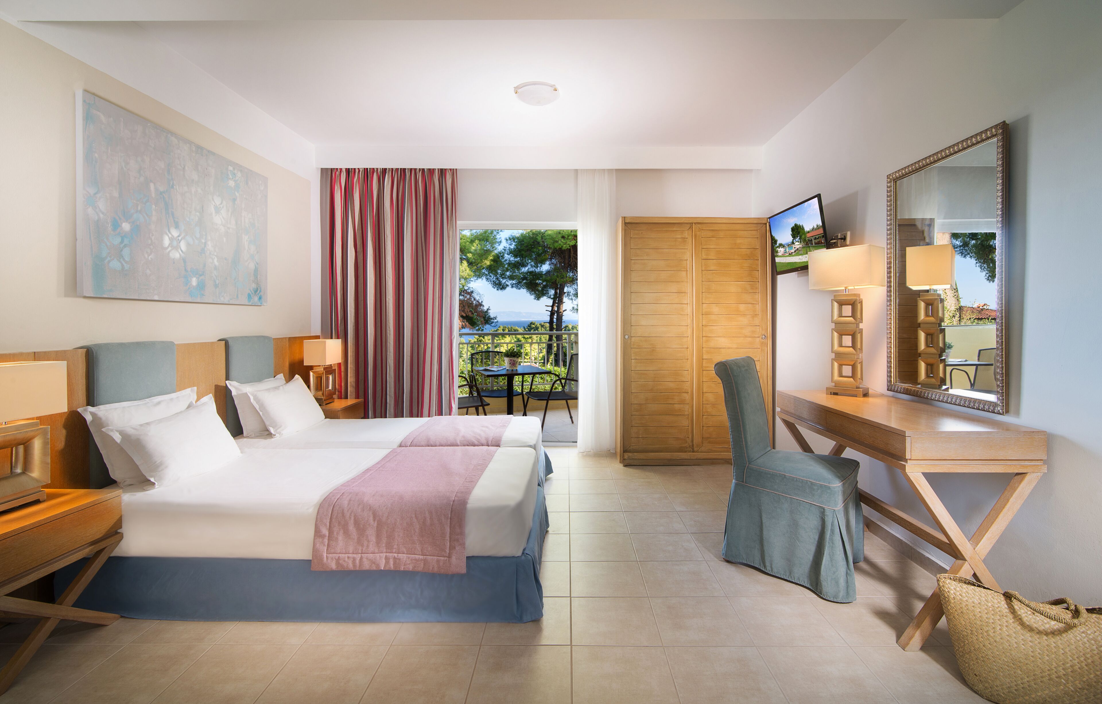 Premium bedding, in-room safe, desk, soundproofing