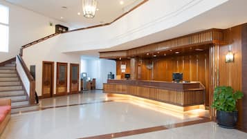 Check-in/check-out kiosk