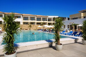 Seasonal outdoor pool - Novochoro Apartments (Albufeira)