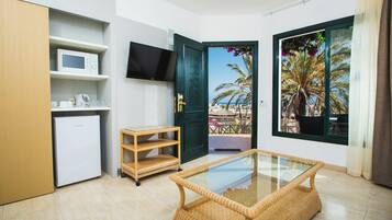 Premium bedding, in-room safe, desk, blackout curtains