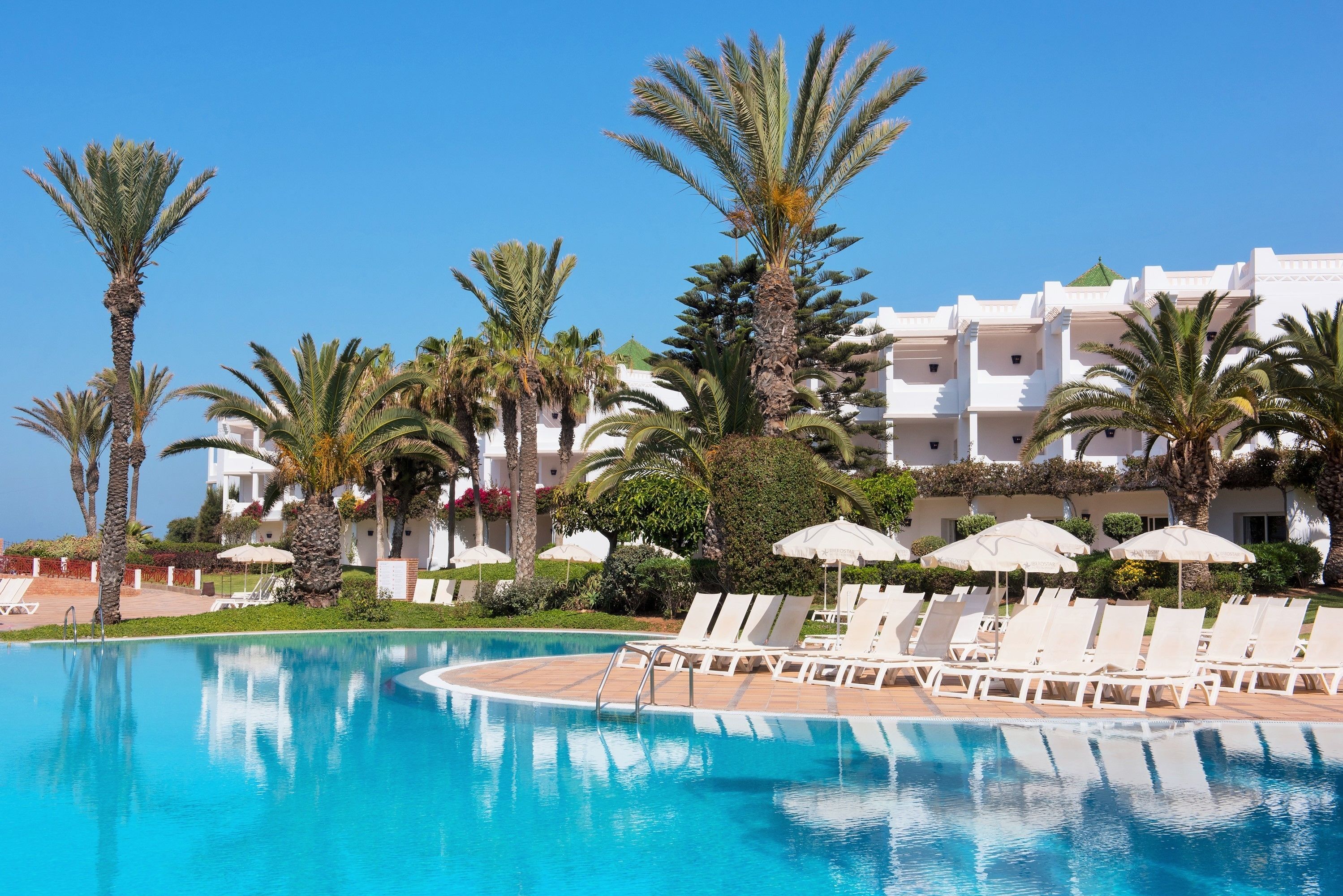 indoor pool, 2 outdoor pools