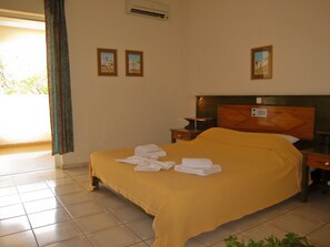 Standard Quadruple Room - Hotel Mikro Village (Agios Nikolaos)
