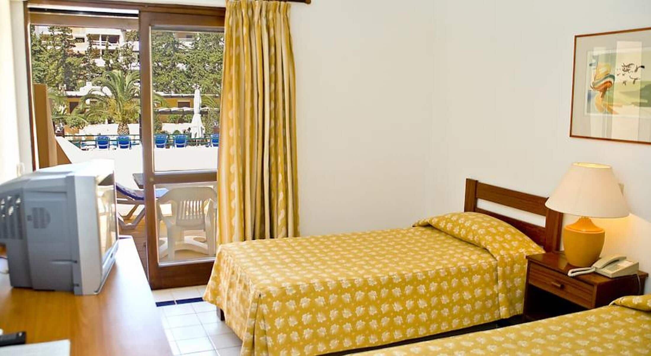Minibar, in-room safe, iron/ironing board (on request), WiFi (free)