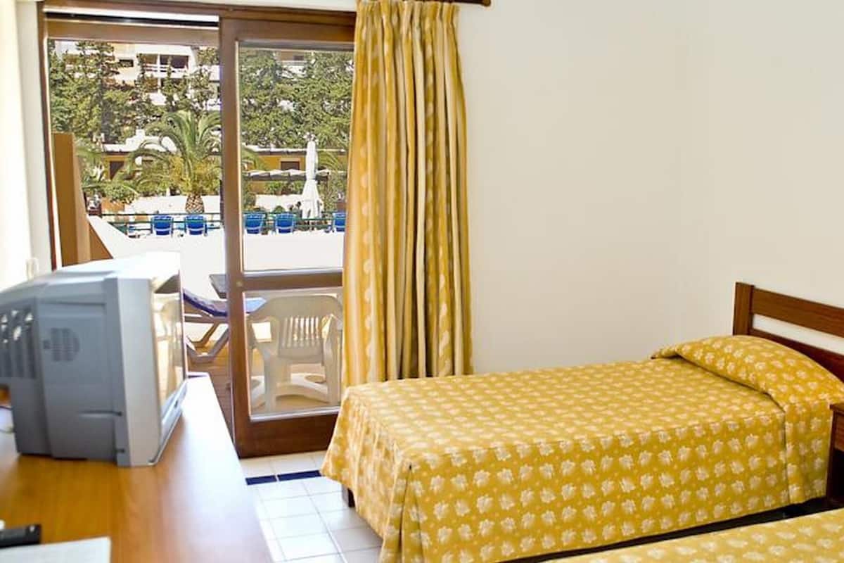 Minibar, in-room safe, iron/ironing board (on request), WiFi (free)