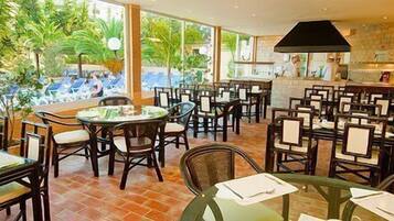 Daily buffet breakfast (EUR 10.5 per person)