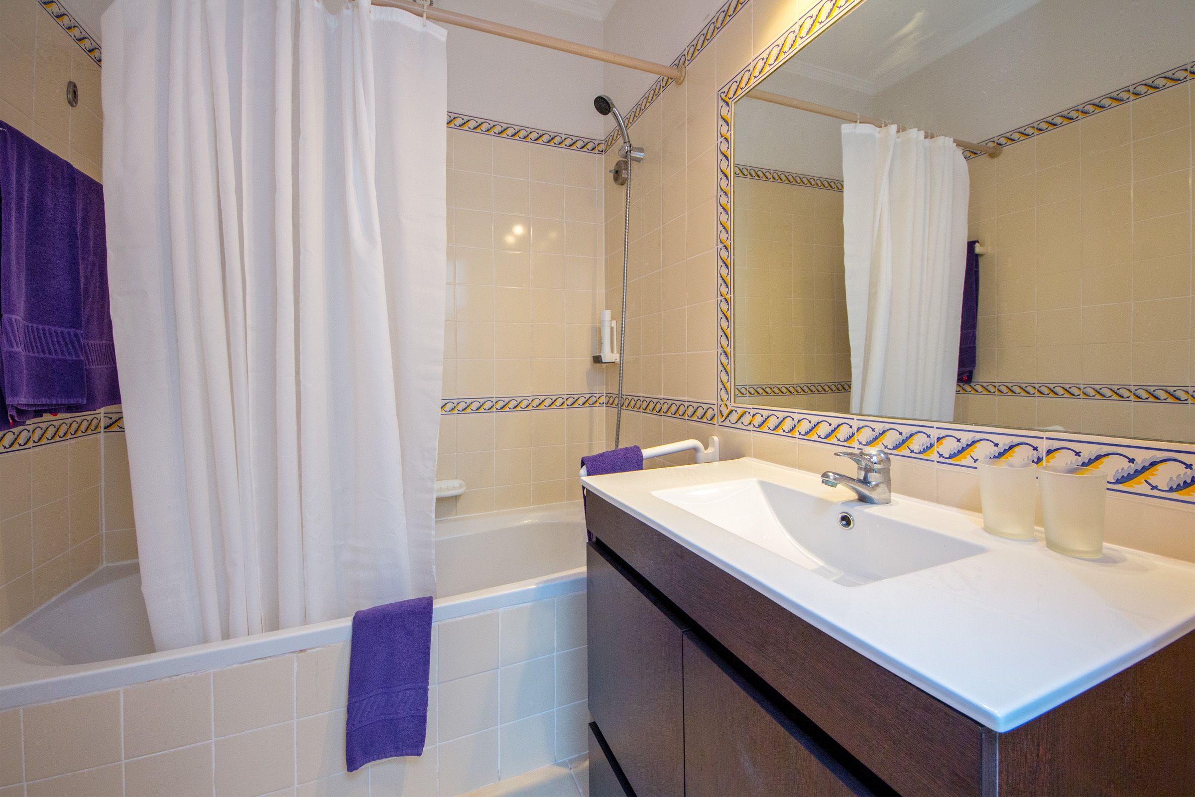double or twin room | bathroom | bathtub, free toiletries, hair dryer, towels