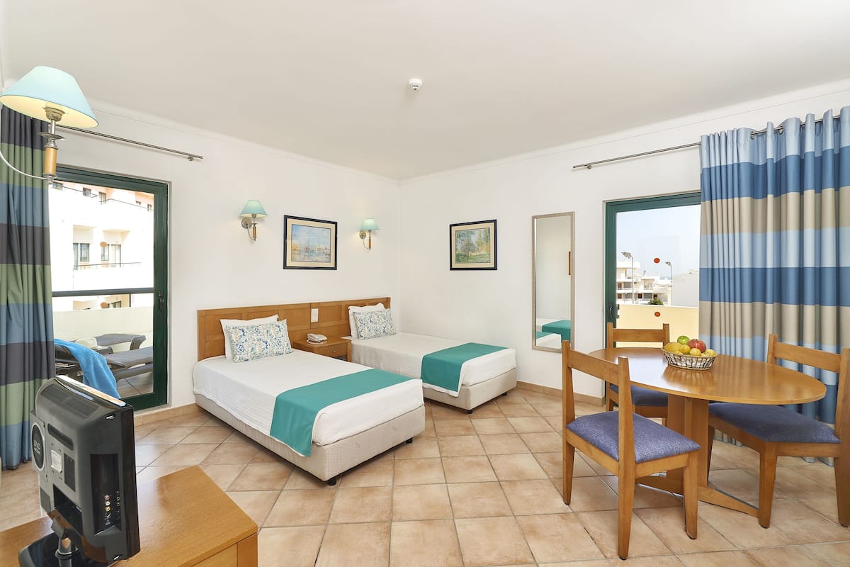 Superior Studio, Balcony | 1 bedroom, blackout curtains, free WiFi, bed sheets