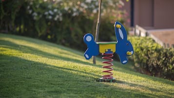 Área de juegos infantiles al aire libre
