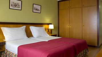 Double or Twin Room, Ocean View | Minibar, in-room safe, desk, blackout drapes
