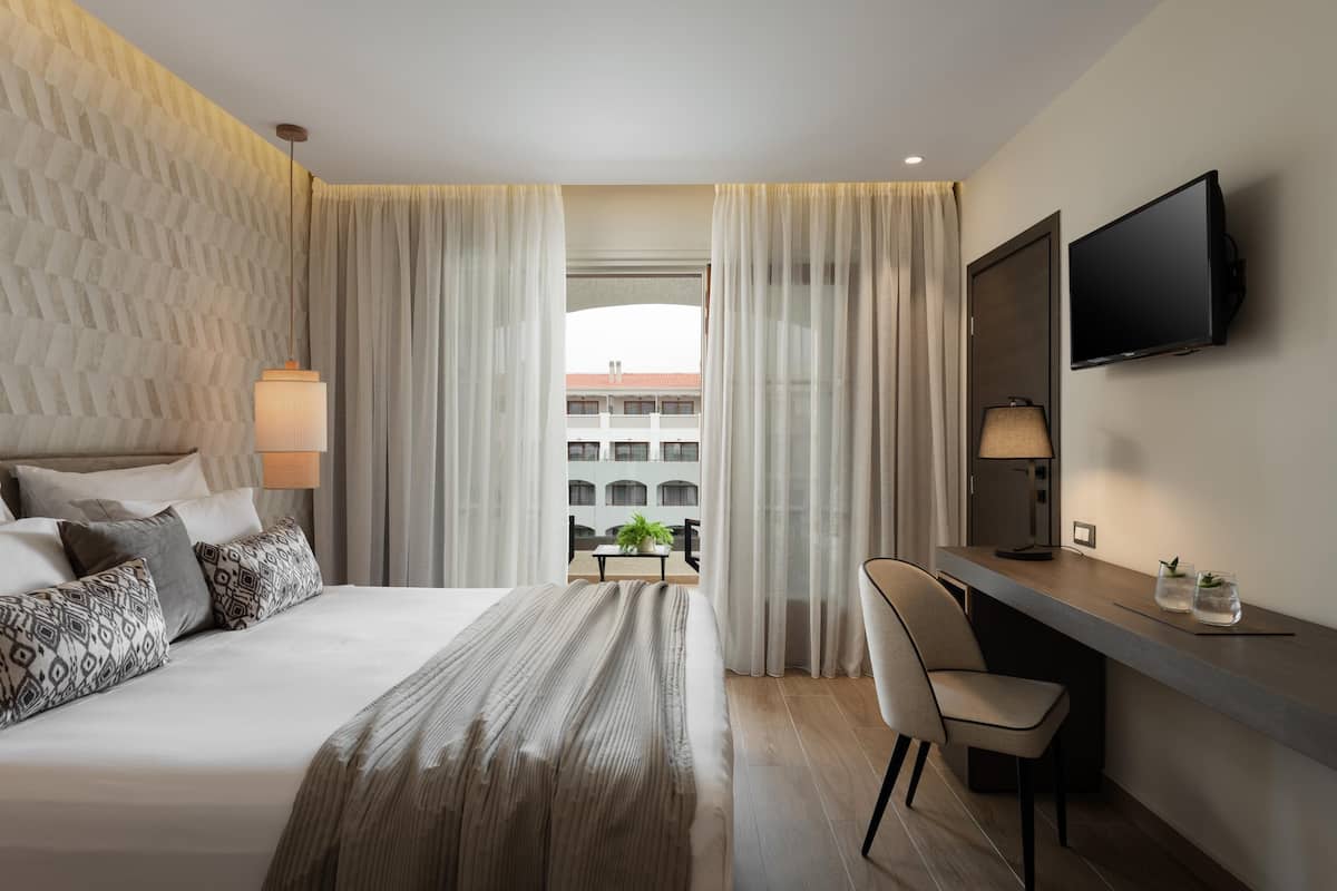Chambre supérieure | 1 chambre, bureau, rideaux d’obscurcissement, système d’insonorisation