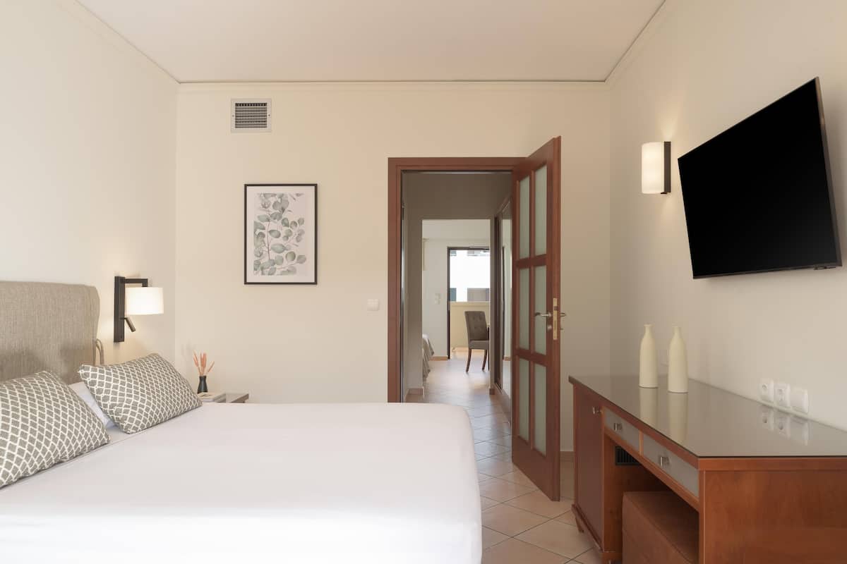 Chambre familiale | 1 chambre, bureau, rideaux d’obscurcissement, système d’insonorisation
