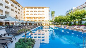 Indoor pool, 2 outdoor pools, open 10:00 AM to 6:00 PM, pool umbrellas - Theartemis Palace (Rethymno)