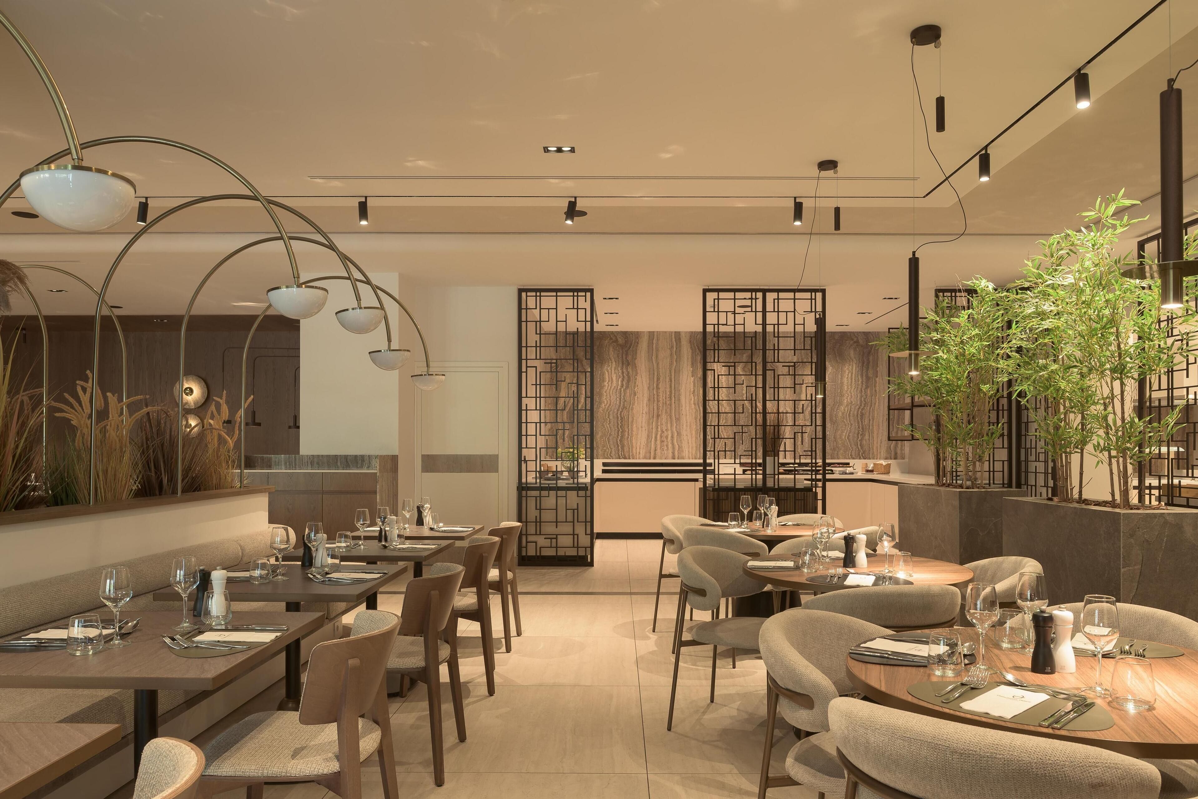 breakfast, lunch, dinner served; international cuisine, garden views