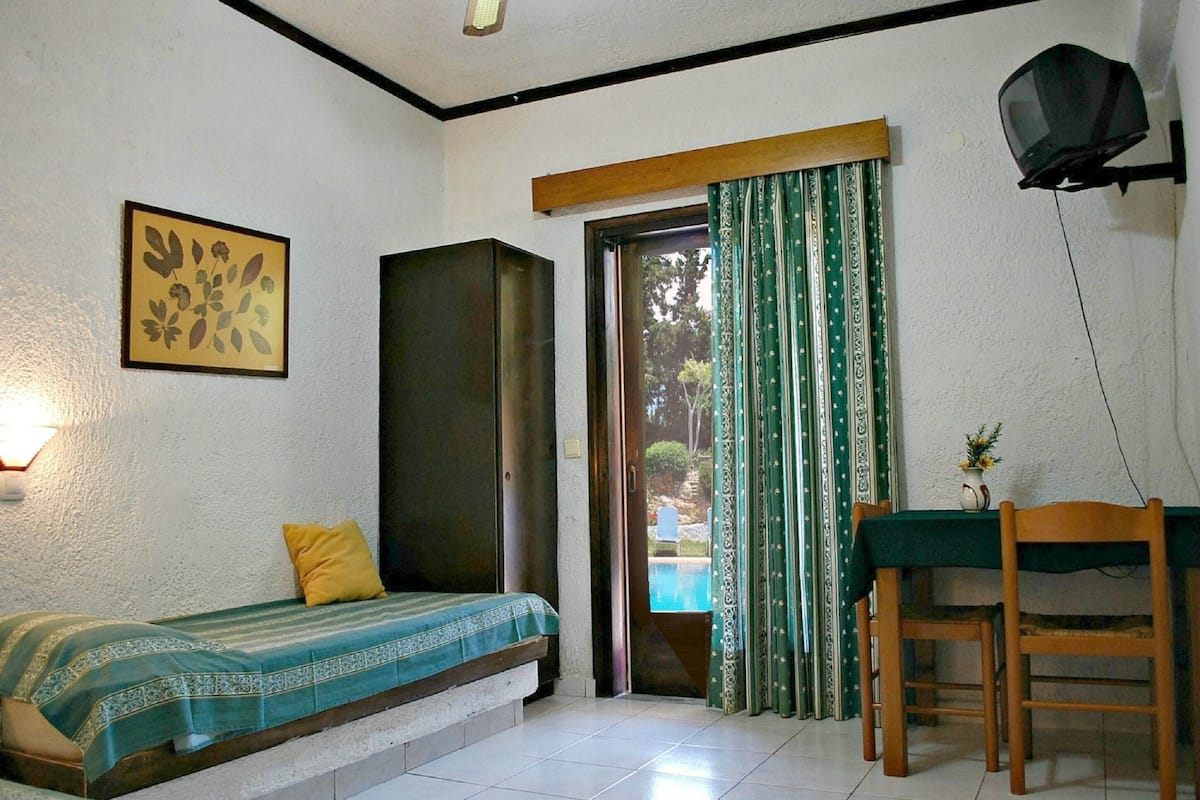 One Bedroom Apartment with Garden view | View from room