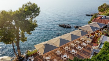 2 bares, bar junto a la piscina, bar en la playa