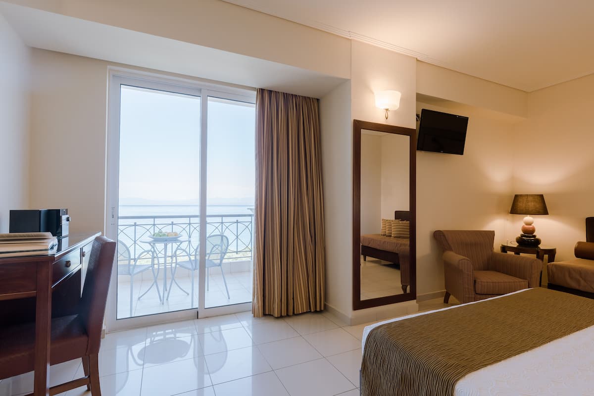 executive suite | 1 bedroom, in-room safe, blackout curtains, soundproofing