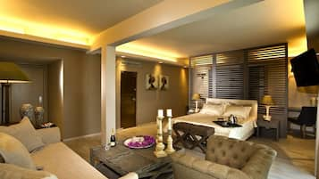 Executive Suite | Living area