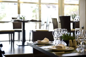 Frokost, lunsj og middag serveres