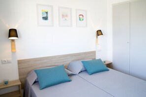Desk, laptop workspace, cots/infant beds, free WiFi