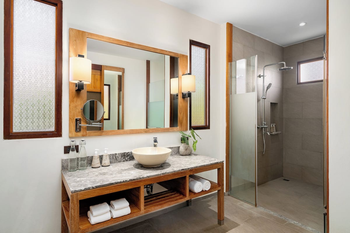 Free toiletries, hair dryer, bathrobes, slippers