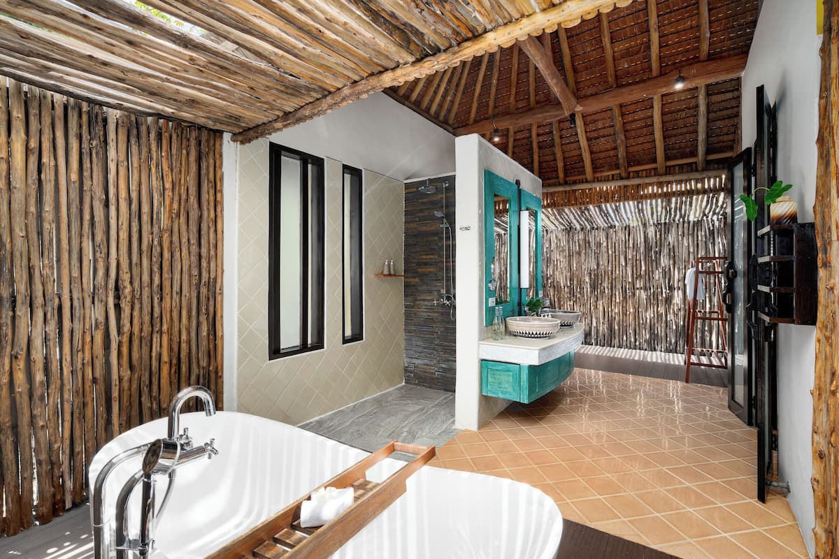 Free toiletries, hair dryer, bathrobes, slippers