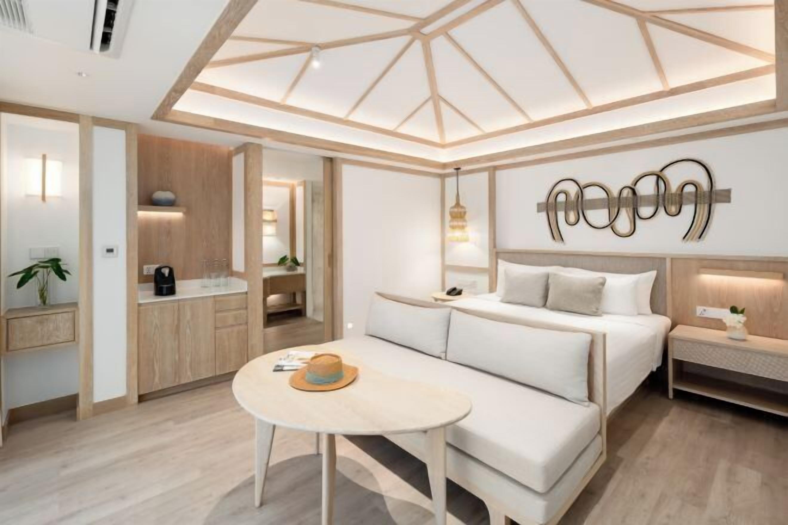 Bar mini, peti besi dalam bilik, meja, ruang kerja komputer riba 