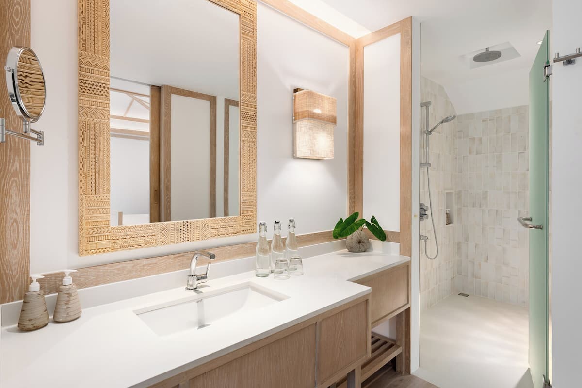 separate bathtub and shower, free toiletries, hair dryer, bathrobes