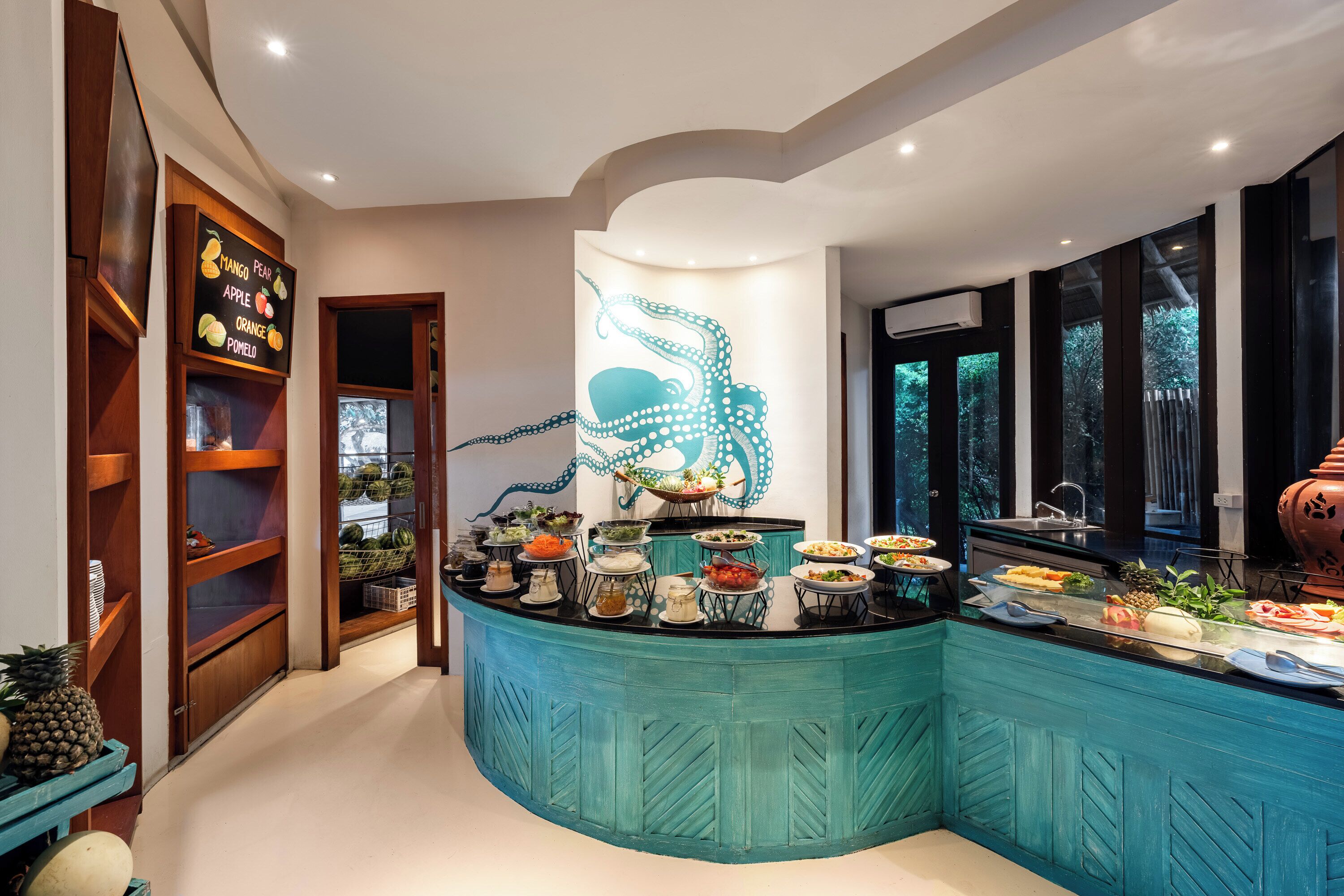 daily buffet breakfast (thb 950 per person)