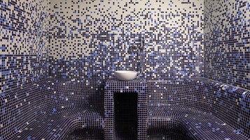 Couples treatment room(s), body treatments, hydrotherapy, aromatherapy